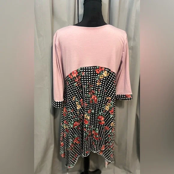 Floral Pink and Black Women's Top - Picture 3 of 4